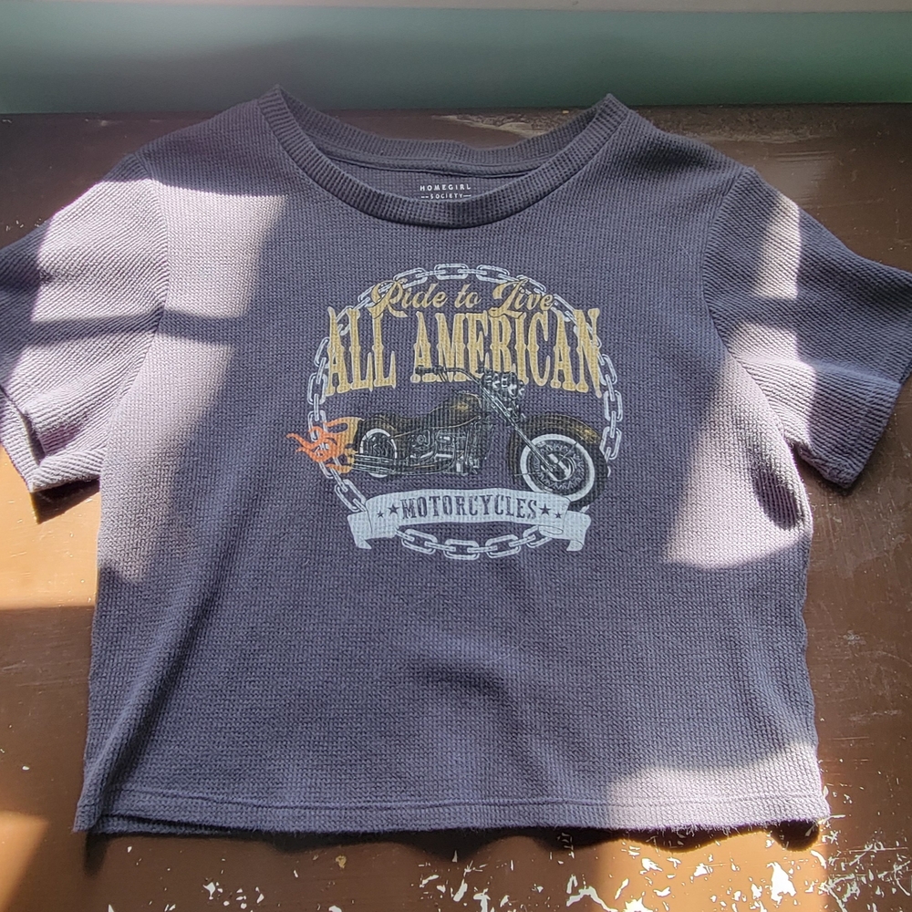 Gray Graphic Midriff Tee